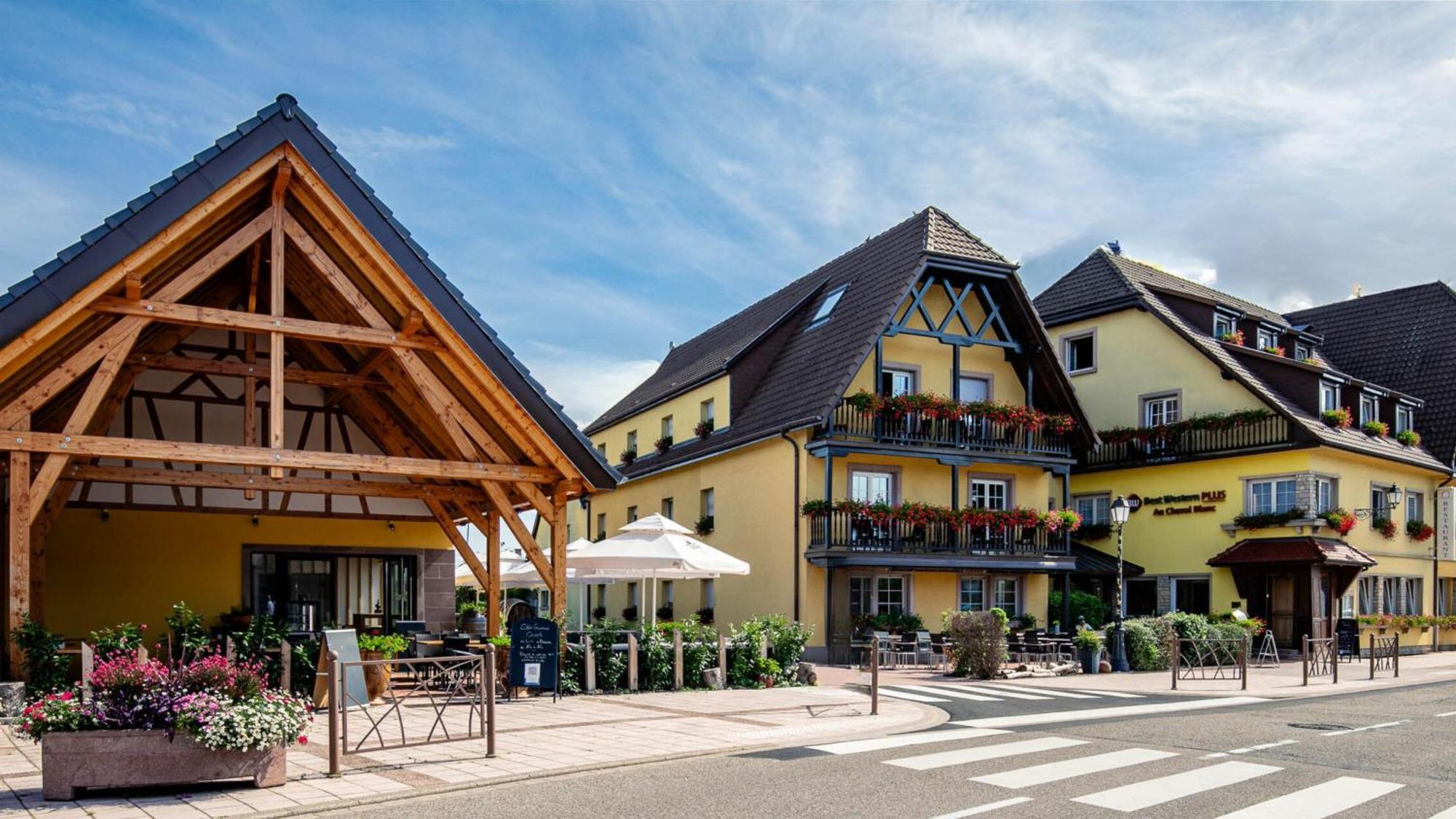 Best Western Plus Au cheval Blanc à Mulhouse Baldersheim Exterior foto